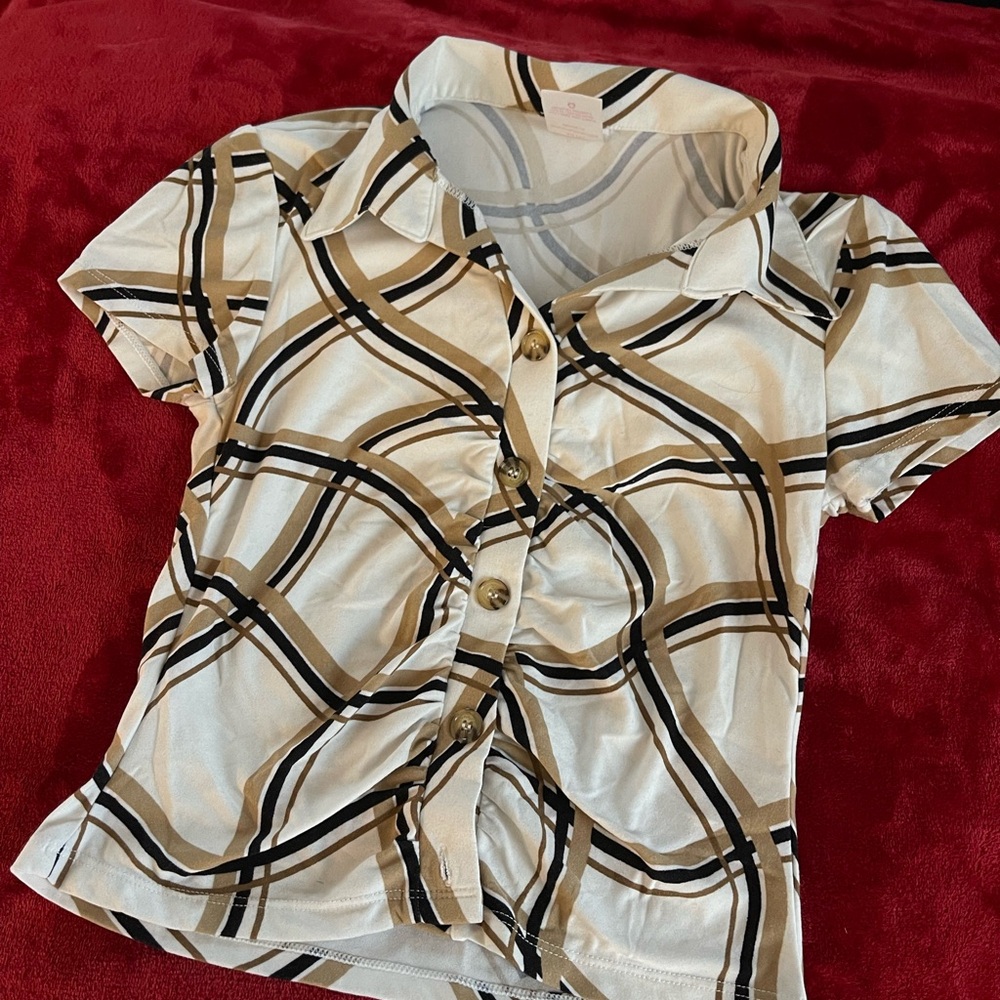 Business casual shirt
Size small 
Good material 
No stains